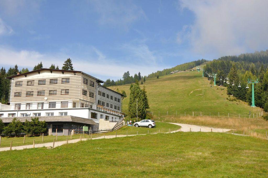 Hotel Alpenrose Gerlitzen Treffen Exterior photo